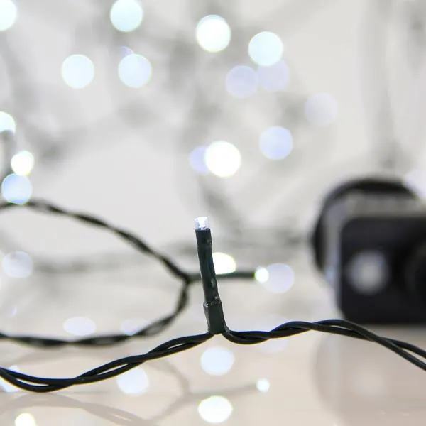XMAS ΛΑΜΠΑΚΙ ΣΕΙΡΑ 240 LED 3mm 31V ΜΕΤΑΣΧΗΜΑΤΙΣΤΗ ΜΕ 8 ΠΡΟΓΡΑΜΜΑΤΑ & ΜΝΗΜΗ ΠΡΑΣΙΝΟ PVC ΚΑΛΩΔΙΟ ΛΕΥΚΟ LED ΑΝΑ 5cm ΠΑΡΟΧΗ 3m ΙΡ44