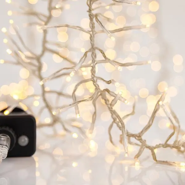 XMAS ΛΑΜΠΑΚΙ CLUSTER 1.3m 144 LED 3mm 31V ΜΕΤΑΣΧΗΜΑΤΙΣΤΗ ΜΕ 8 ΠΡΟΓΡΑΜΜΑΤΑ & ΜΝΗΜΗ ΔΙΑΦΑΝΟ PVC ΚΑΛΩΔΙΟ ΘΕΡΜΟ ΛΕΥΚΟ LED ΠΑΡΟΧΗ 3m IP44